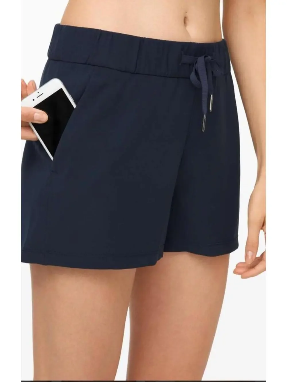 NWOT Lululemon on the fly 2.5” inseam drawstring shorts in true navy 10